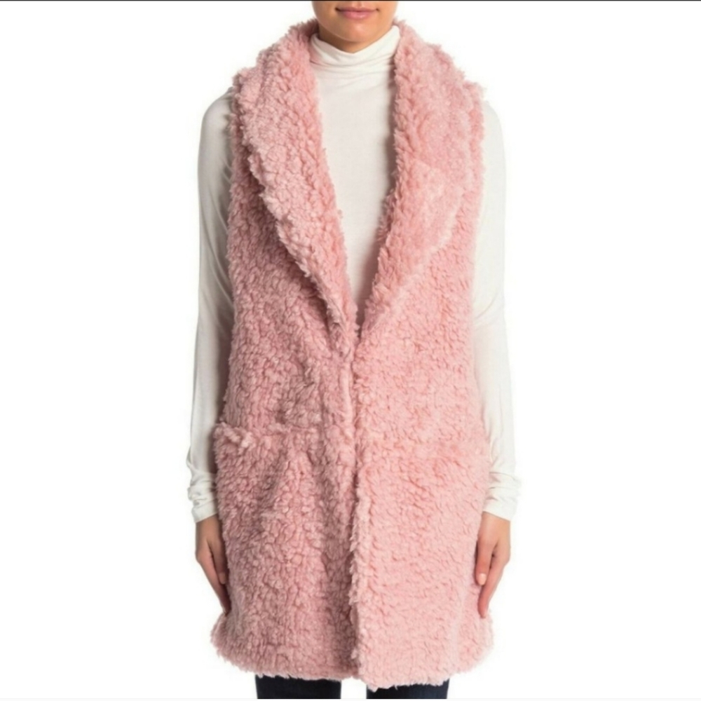 🔥Betsey Johnson Blush Pink Faux Sherpa Tunic Vest
